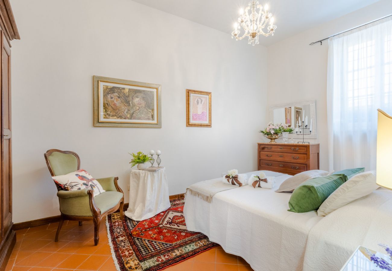 Apartment in Lucca - The Garden Along the Stream