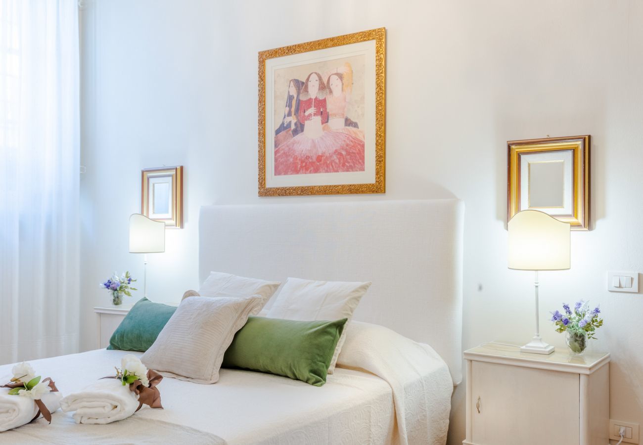 Apartment in Lucca - The Garden Along the Stream