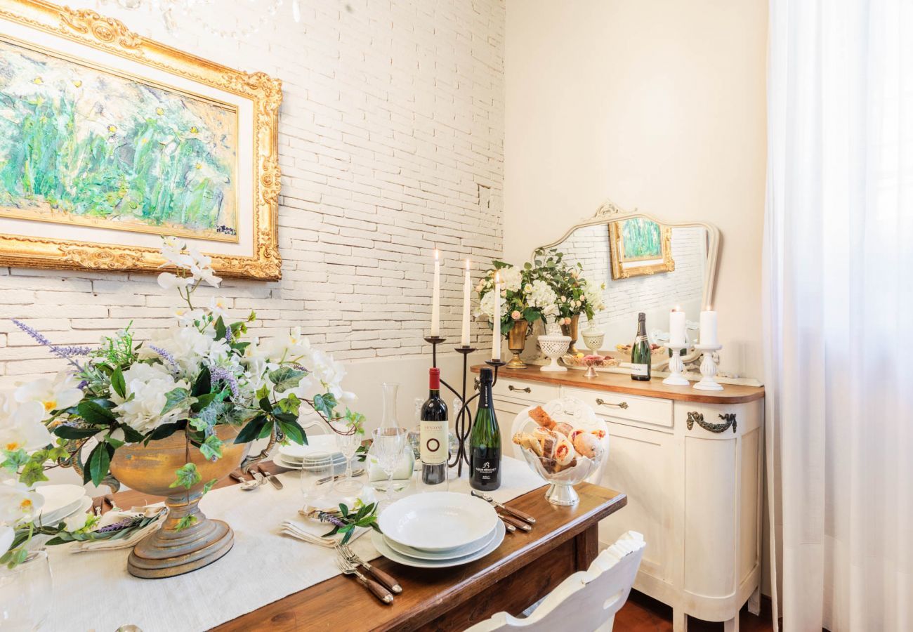 Apartment in Lucca - The Garden Along the Stream