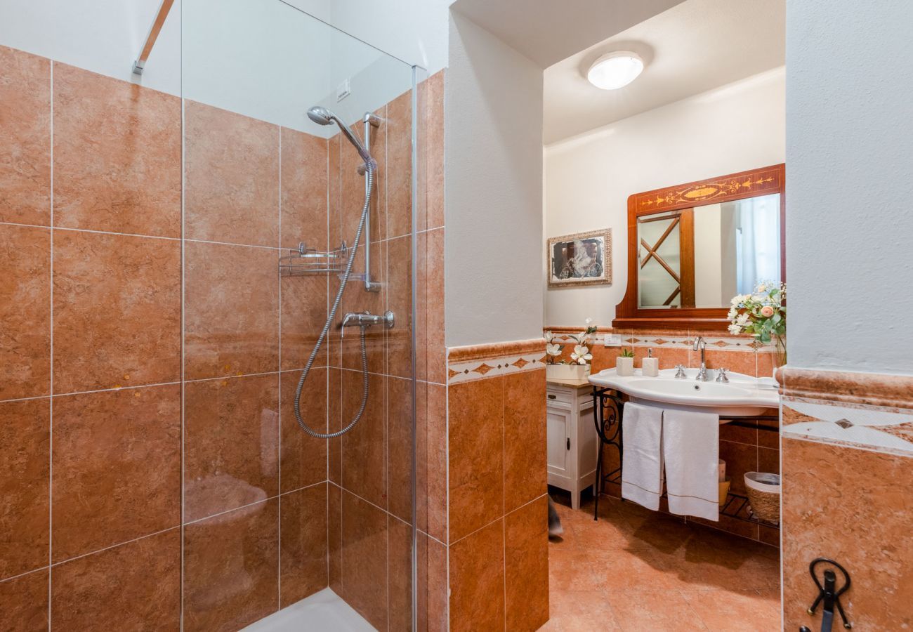 Apartment in Lucca - The Garden Along the Stream