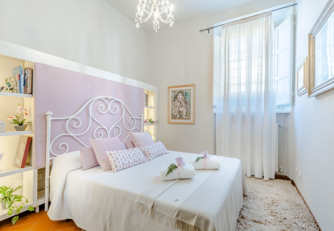 Apartment in Lucca - The Garden Along the Stream