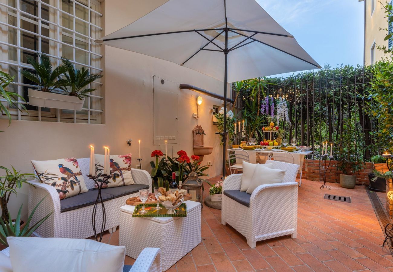 Apartment in Lucca - The Garden Along the Stream
