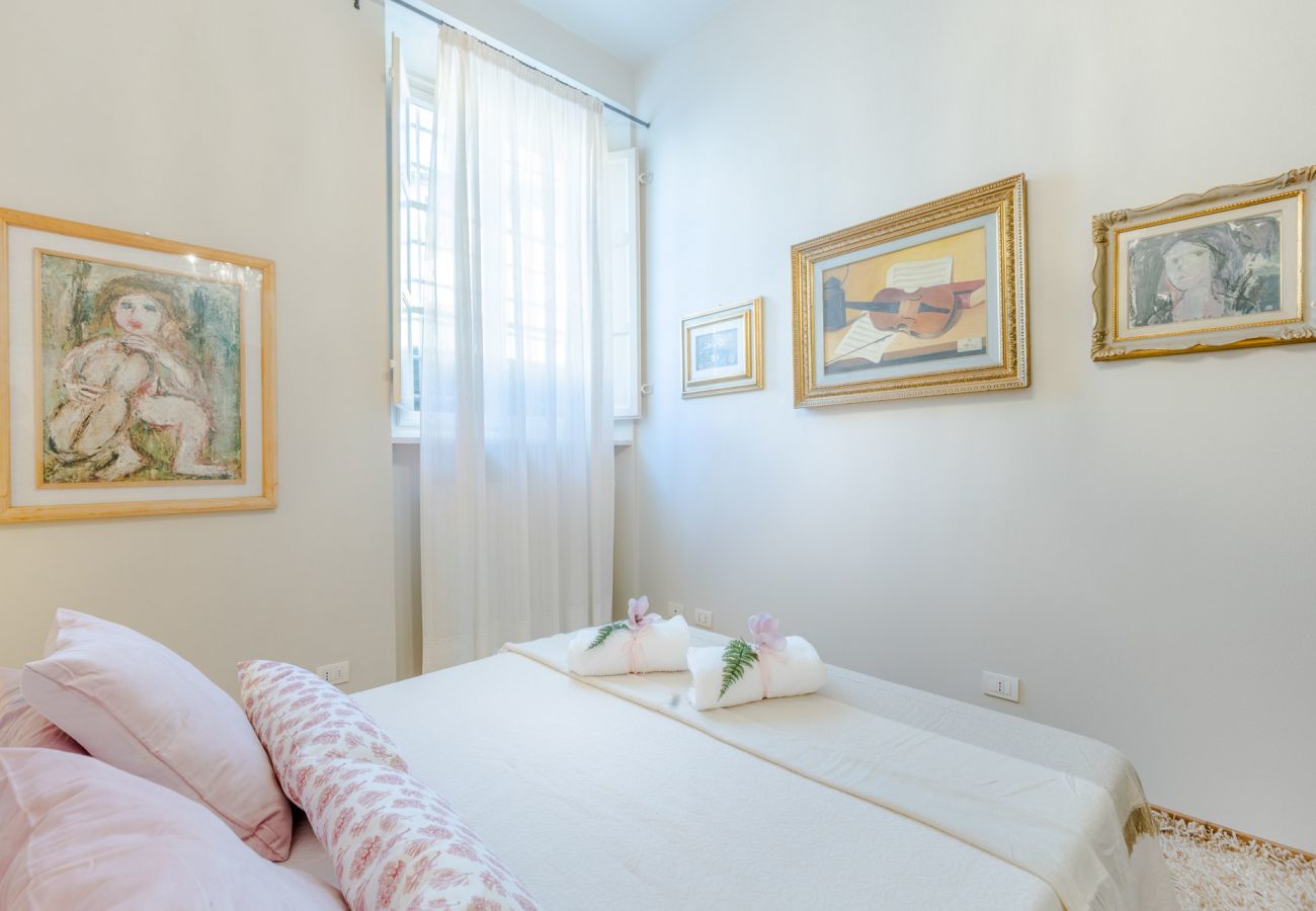 Apartment in Lucca - The Garden Along the Stream