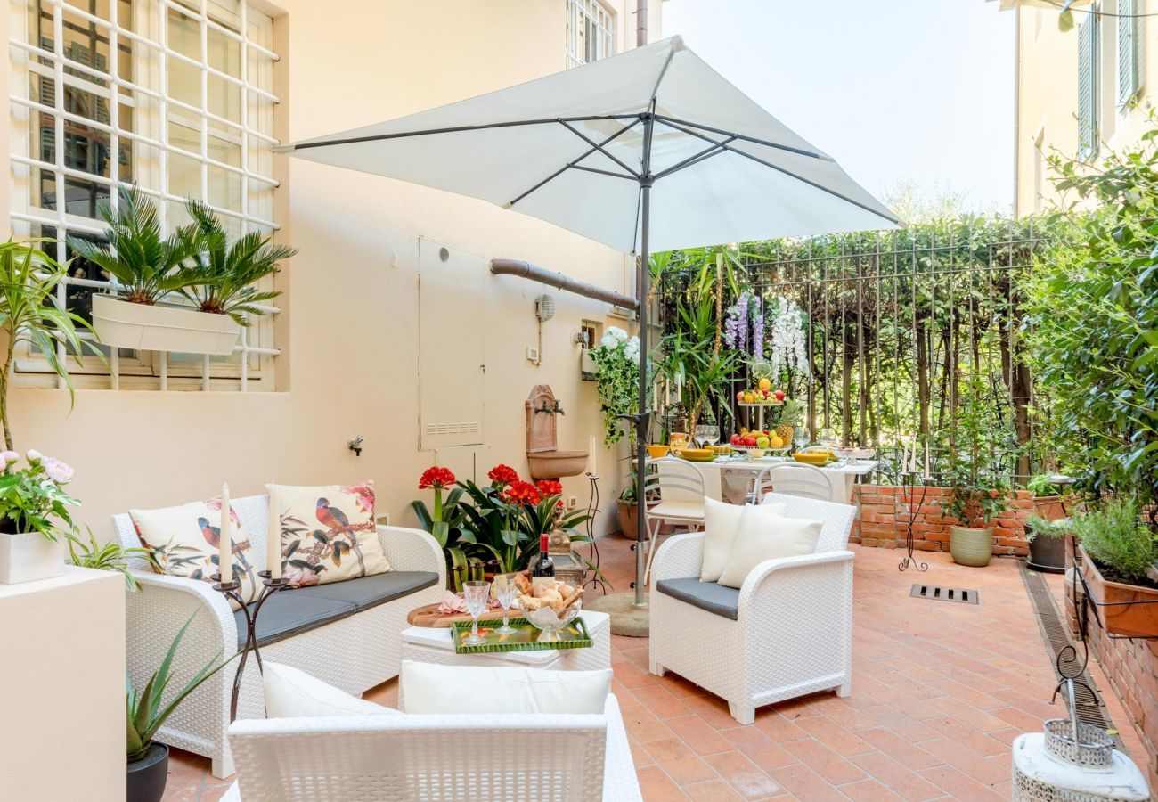 Apartment in Lucca - The Garden Along the Stream
