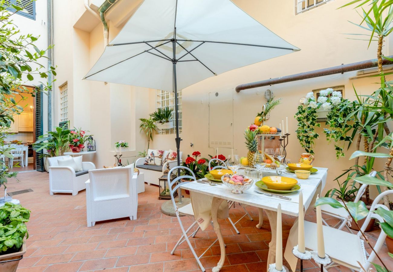 Apartment in Lucca - The Garden Along the Stream