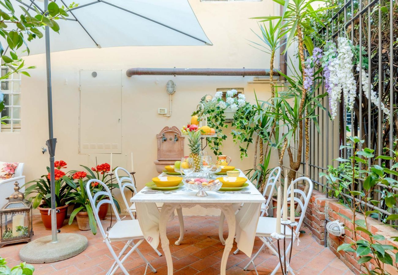 Apartment in Lucca - The Garden Along the Stream