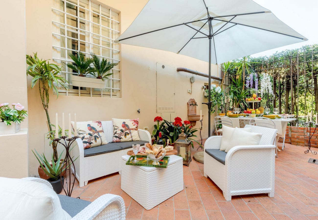 Apartment in Lucca - The Garden Along the Stream