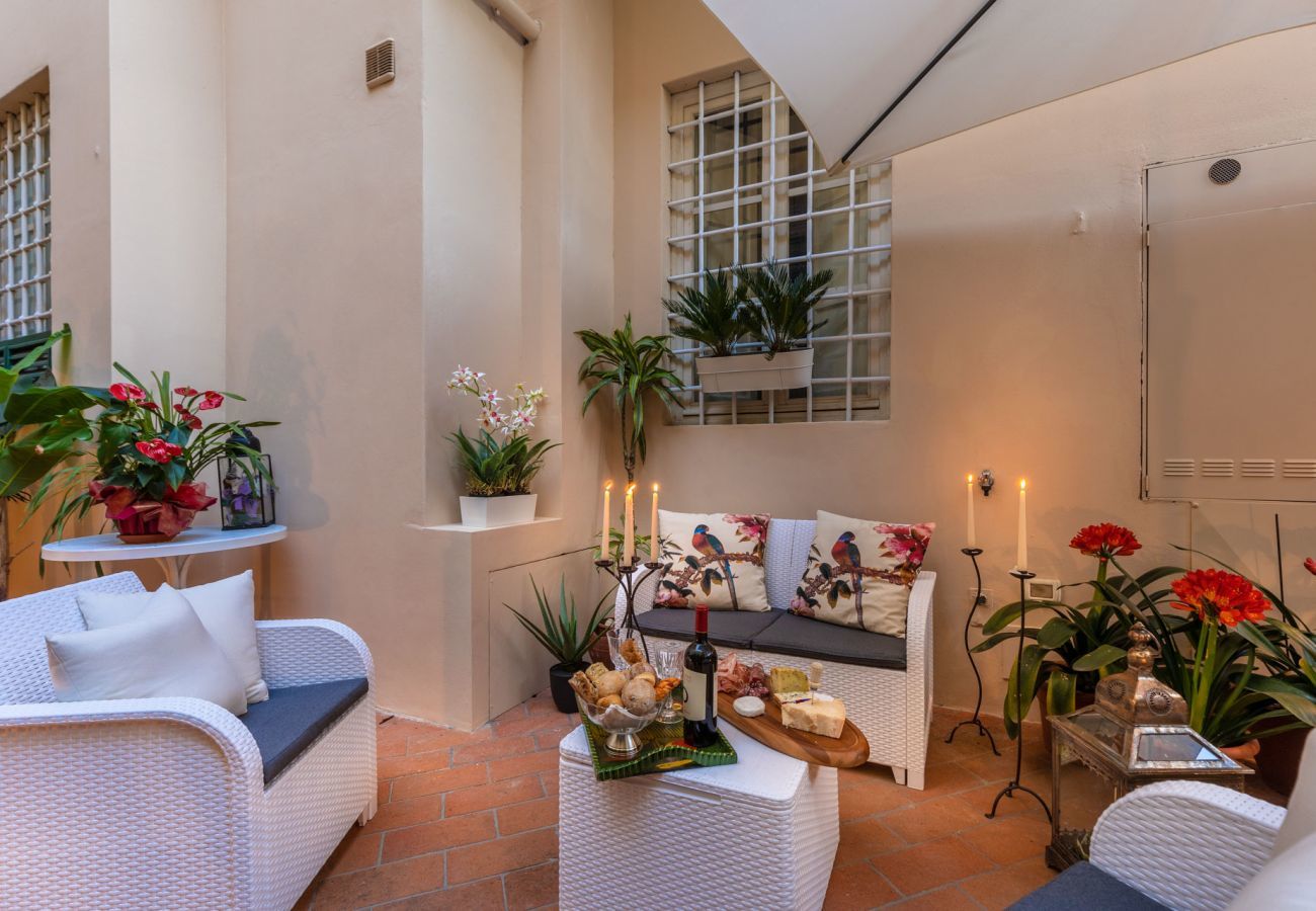 Apartment in Lucca - The Garden Along the Stream