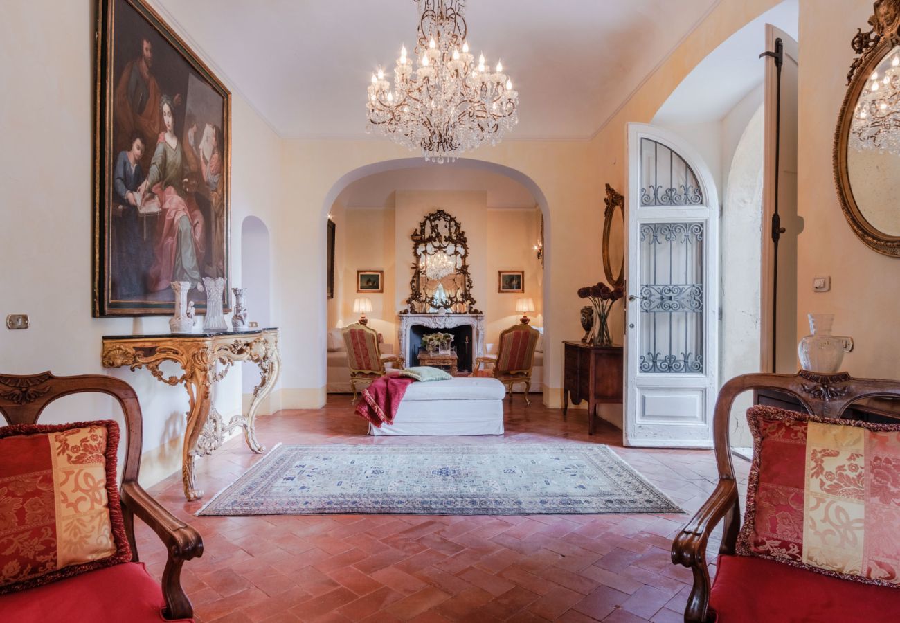 Villa in Cetona - Rocca di Cetona, a Magnificent Castle with Private Pool at the top of the Tuscan Hills between Siena and Umbria