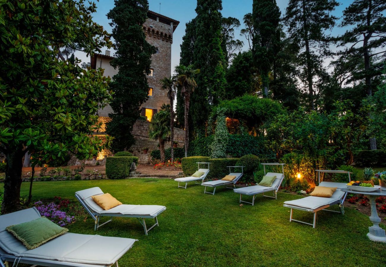 Villa in Cetona - Rocca di Cetona, a Magnificent Castle with Private Pool at the top of the Tuscan Hills between Siena and Umbria
