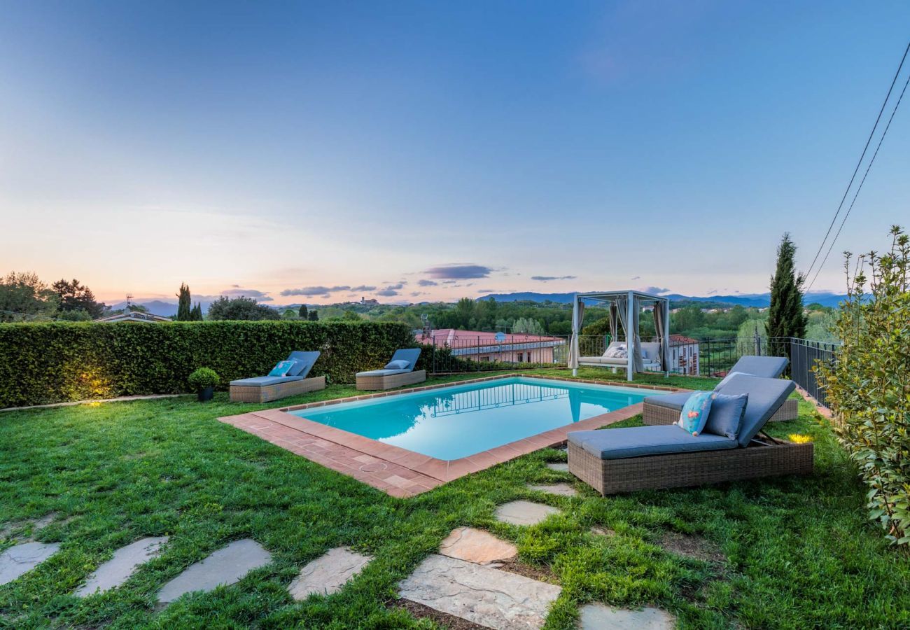 Villa in Pieve di Compito - Villa Aperitivo In Pieve di Compito
