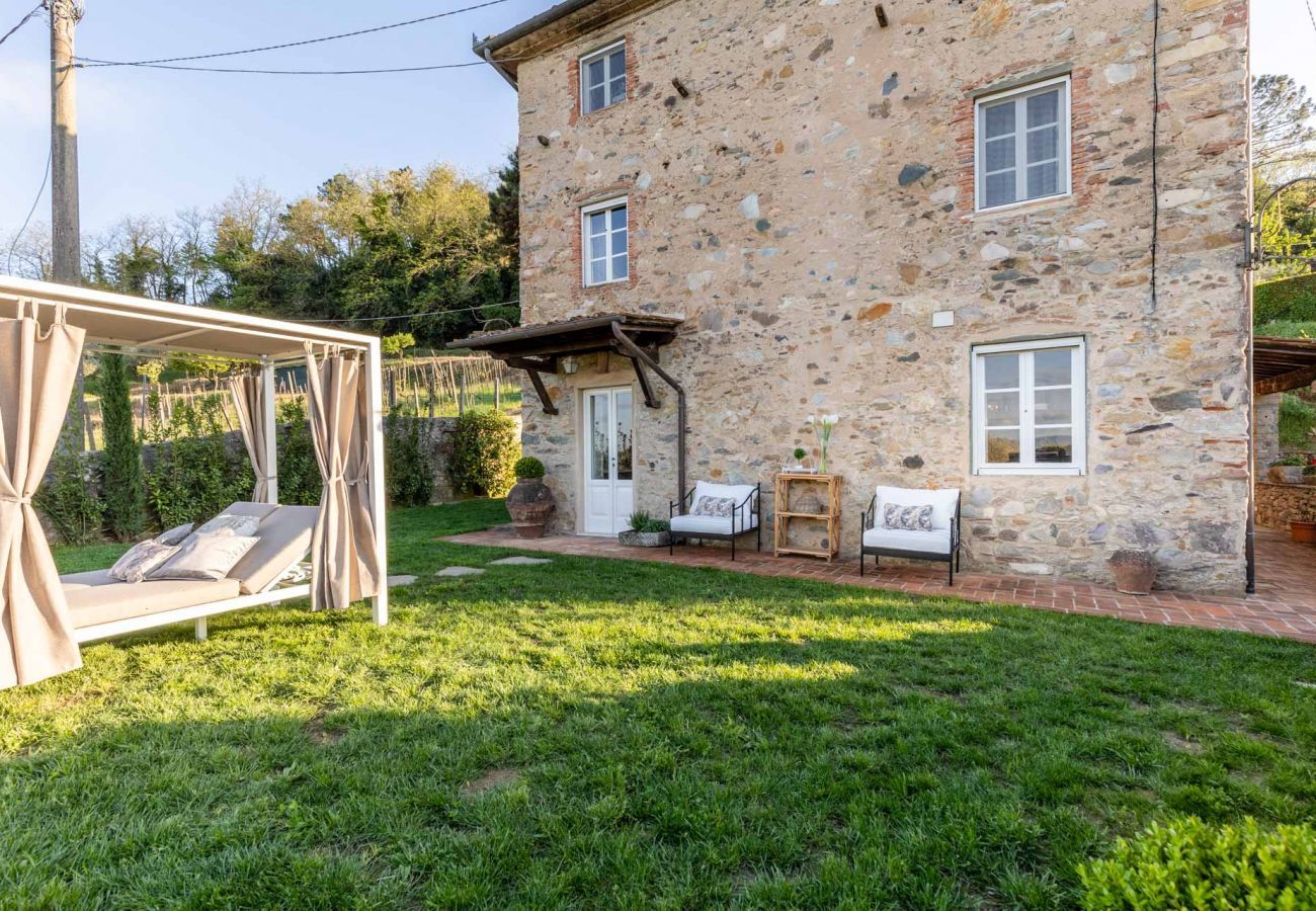 Villa in Pieve di Compito - Villa Aperitivo In Pieve di Compito