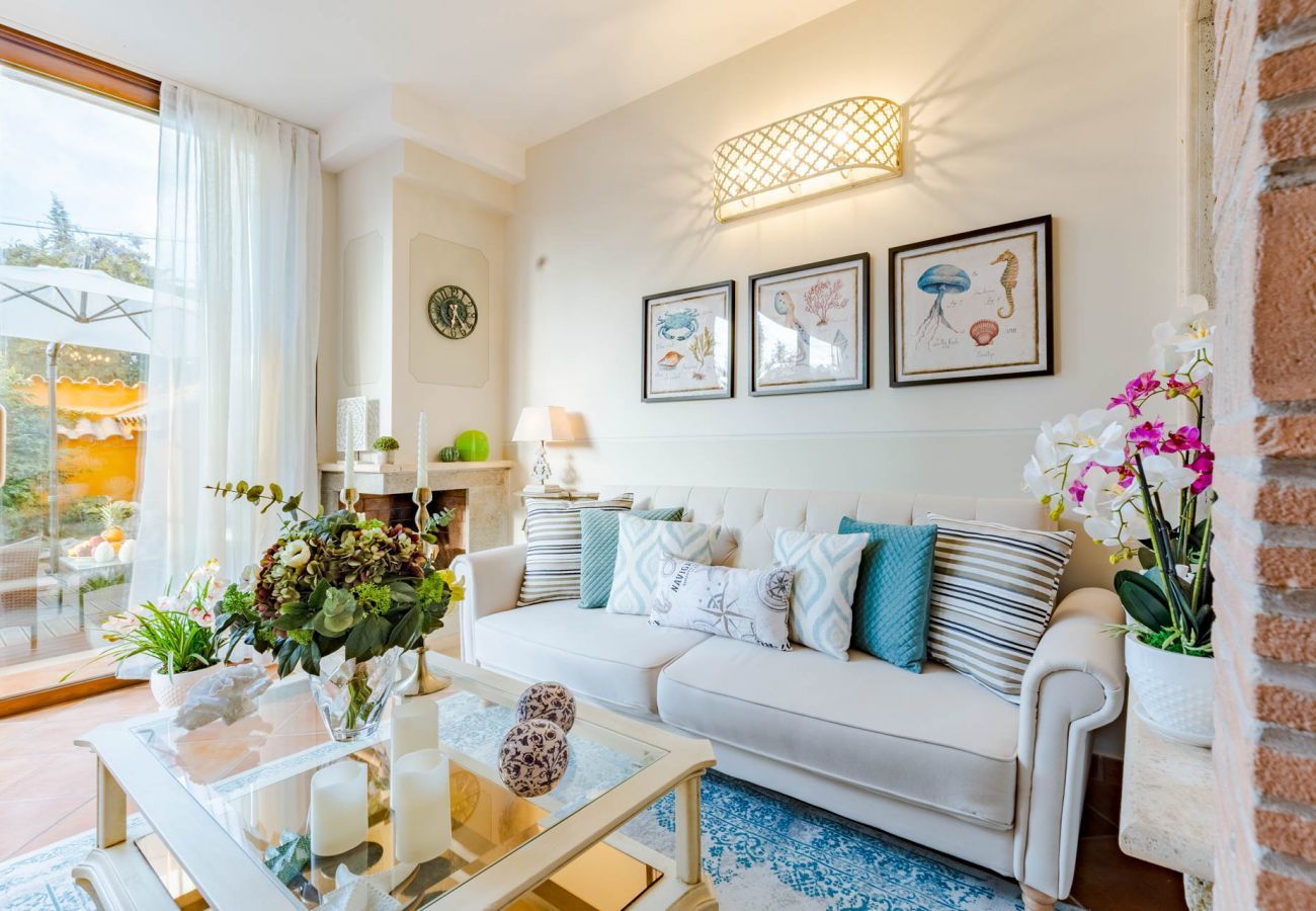 Villa in Torvaianica - Villa Corallina, A Luxury 2 bedrooms Villa