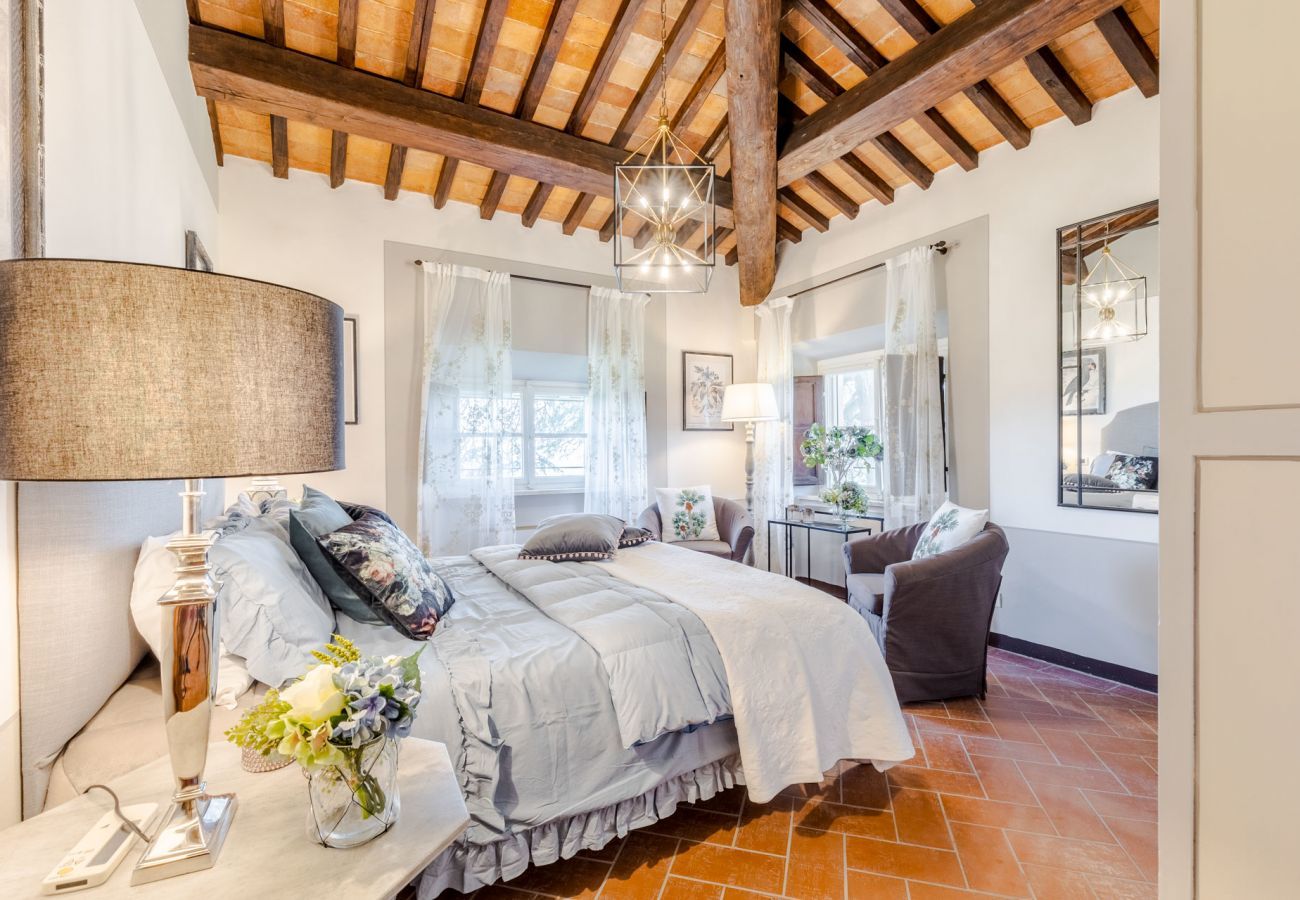 Villa in Lucca - VILLA BORBONE in Pieve Santo Stefano, a Luxury Renaissance Panoramic 9 Bedrooms Retreat Villa with Private Pool 