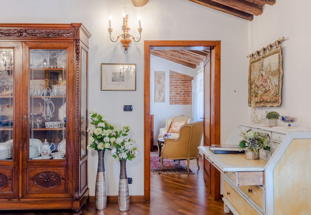 Apartment in Lucca - Casa La Guardia, a 3 bedrooms Panoramic Apartment