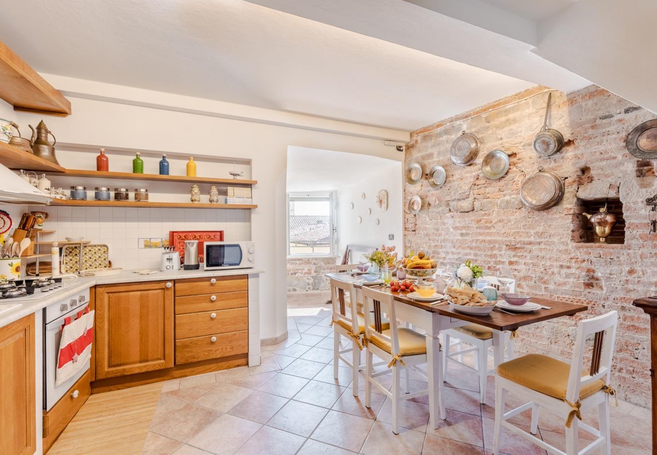 Apartment in Lucca - Casa La Guardia, a 3 bedrooms Panoramic Apartment