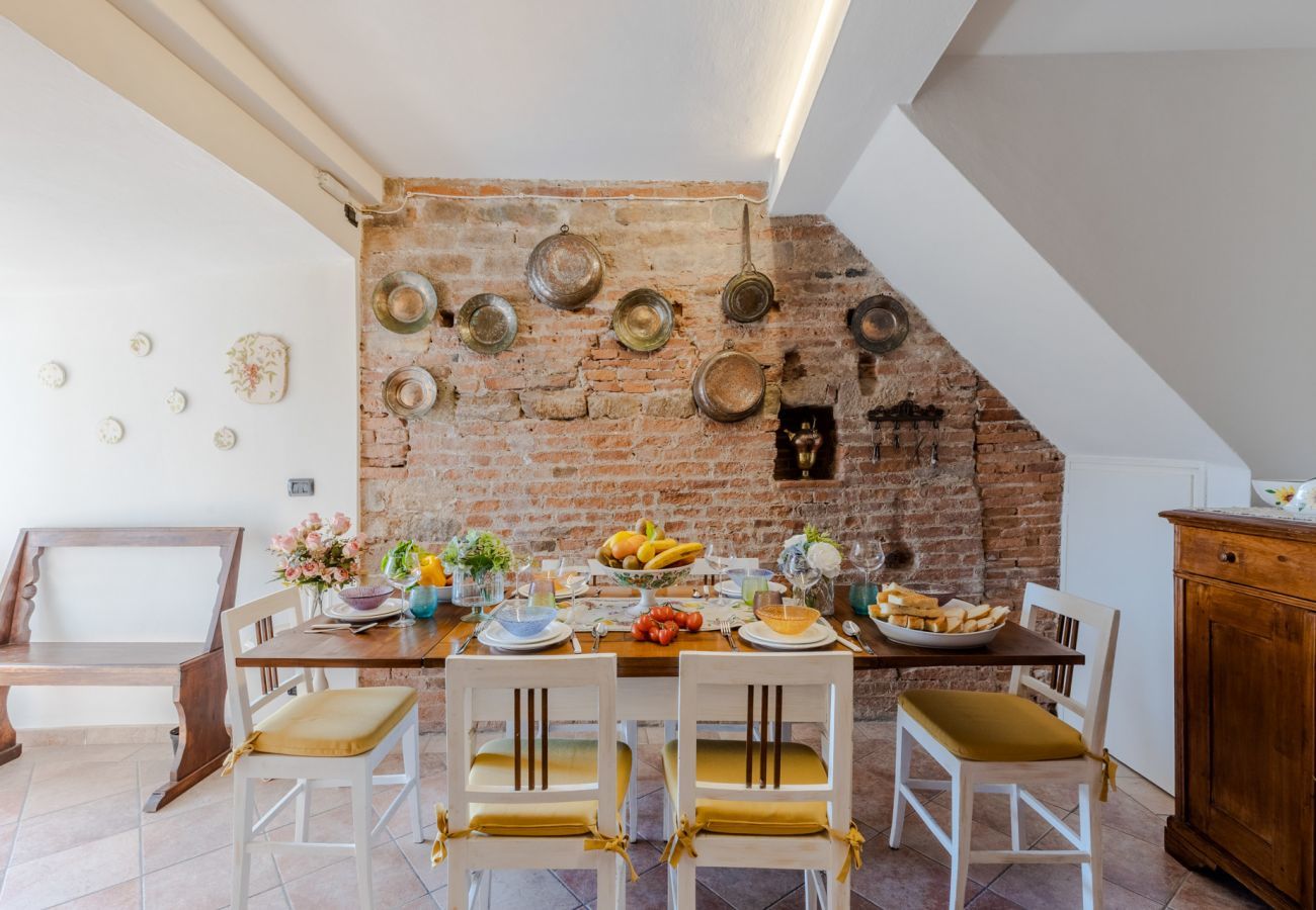 Apartment in Lucca - Casa La Guardia, a 3 bedrooms Panoramic Apartment