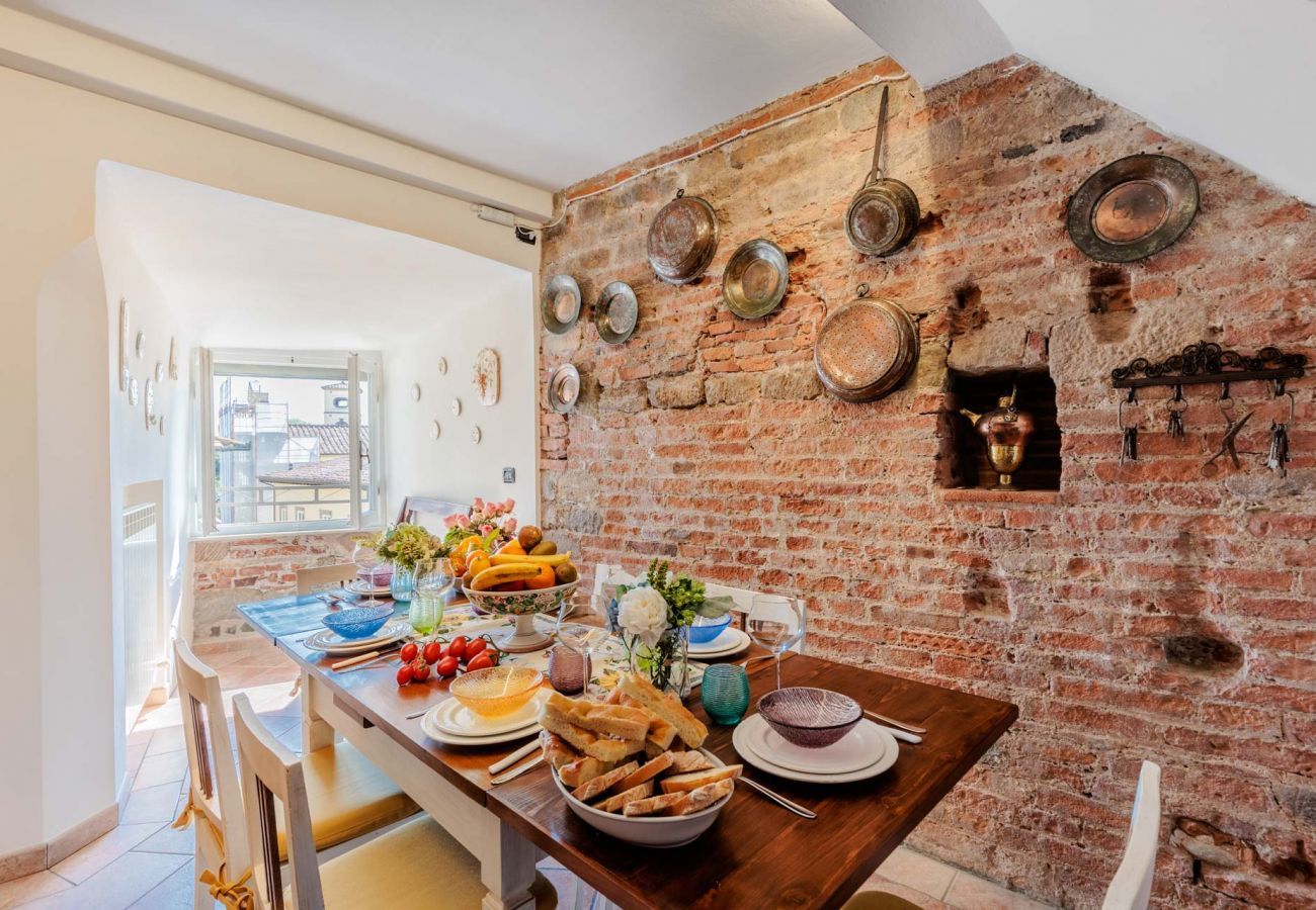 Apartment in Lucca - Casa La Guardia, a 3 bedrooms Panoramic Apartment