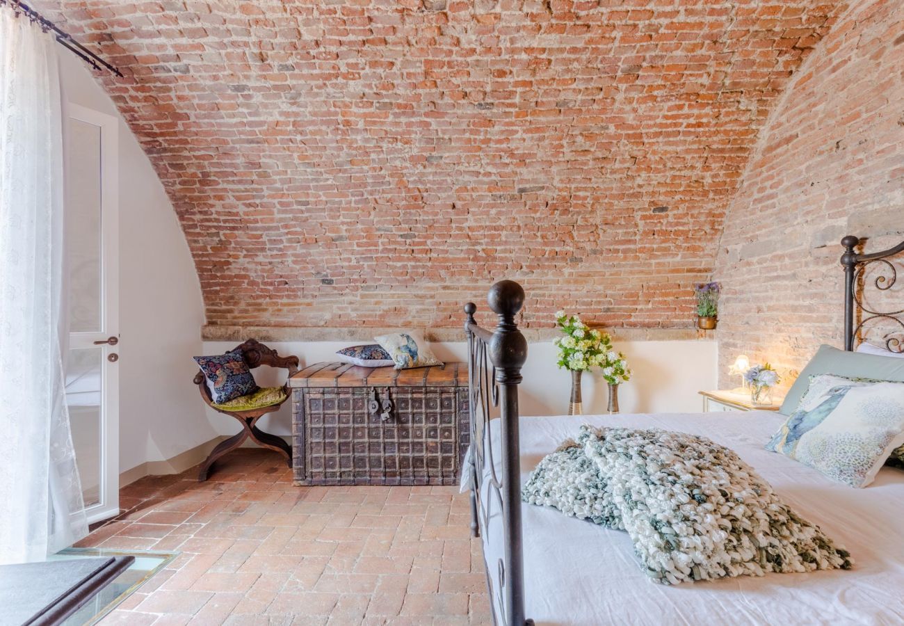Apartment in Lucca - Casa La Guardia, a 3 bedrooms Panoramic Apartment