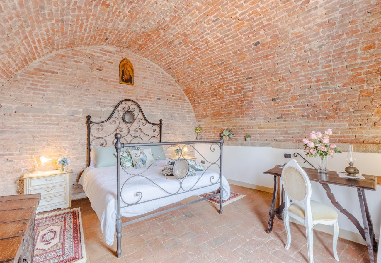 Apartment in Lucca - Casa La Guardia, a 3 bedrooms Panoramic Apartment