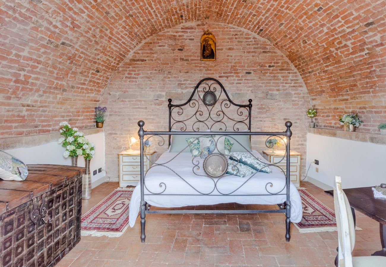 Apartment in Lucca - Casa La Guardia, a 3 bedrooms Panoramic Apartment