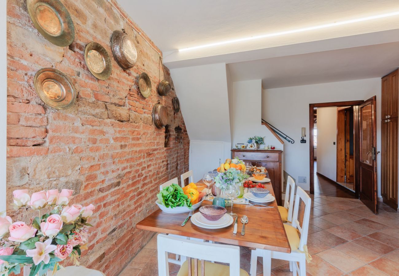 Apartment in Lucca - Casa La Guardia, a 3 bedrooms Panoramic Apartment