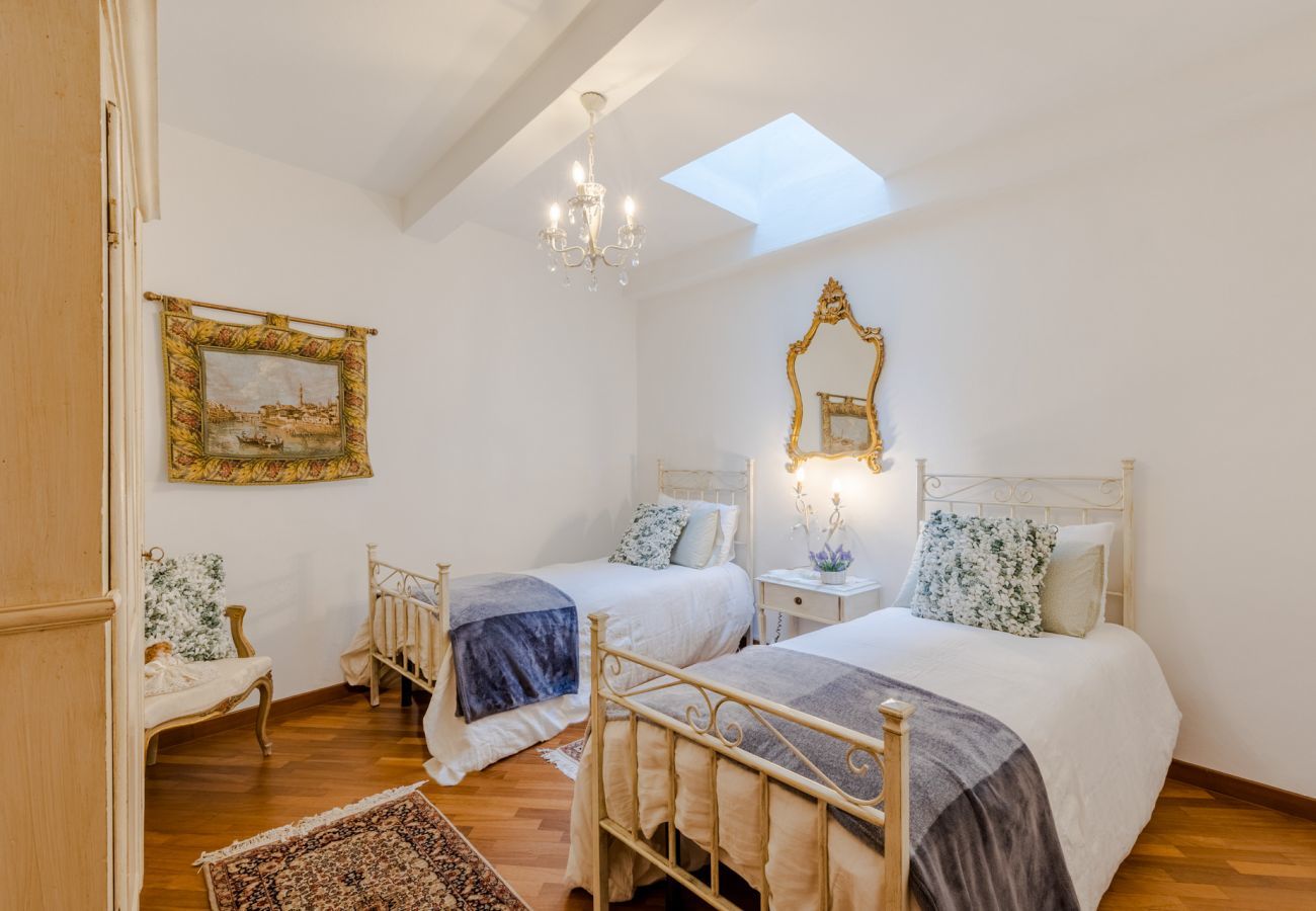 Apartment in Lucca - Casa La Guardia, a 3 bedrooms Panoramic Apartment