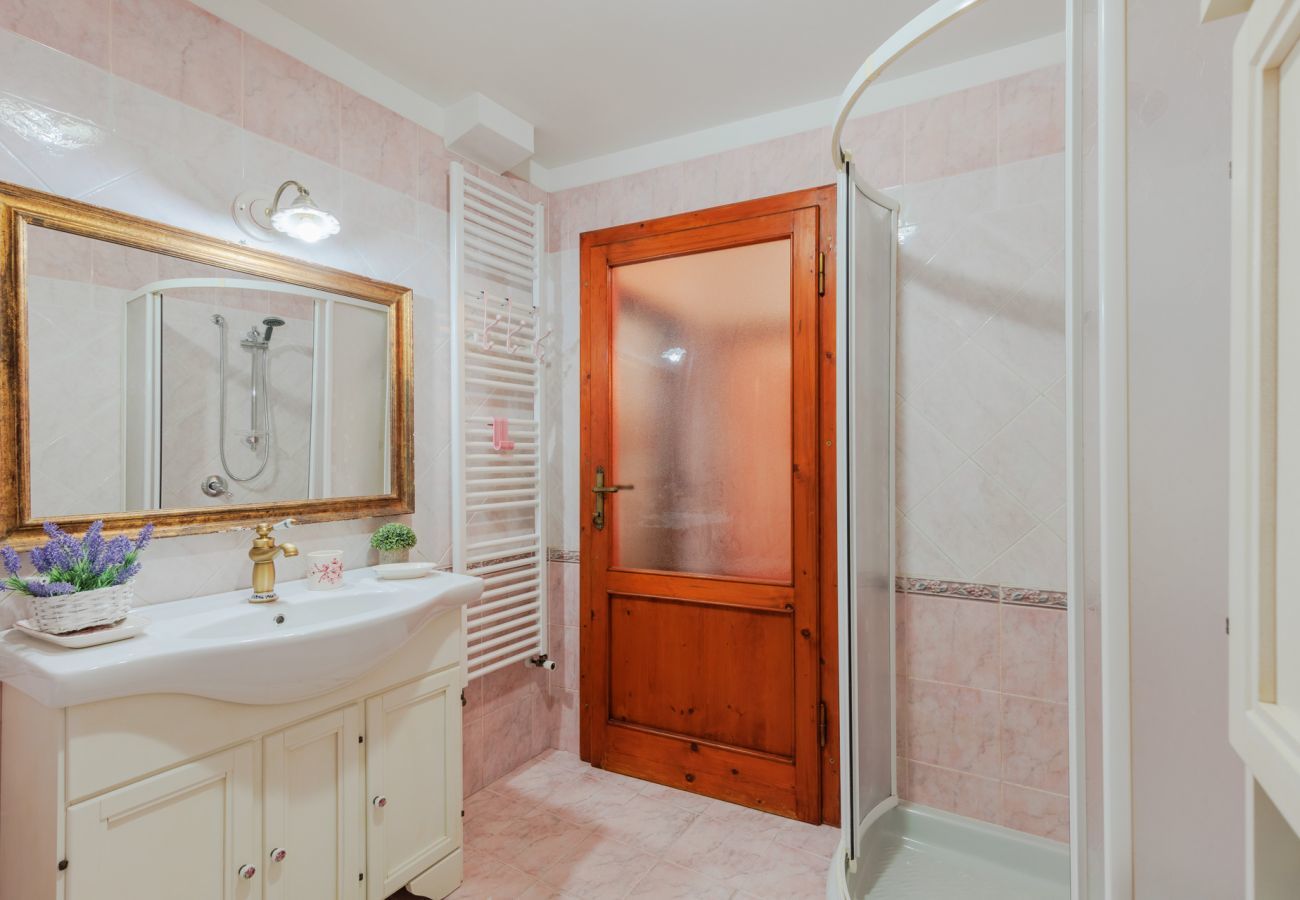 Apartment in Lucca - Casa La Guardia, a 3 bedrooms Panoramic Apartment