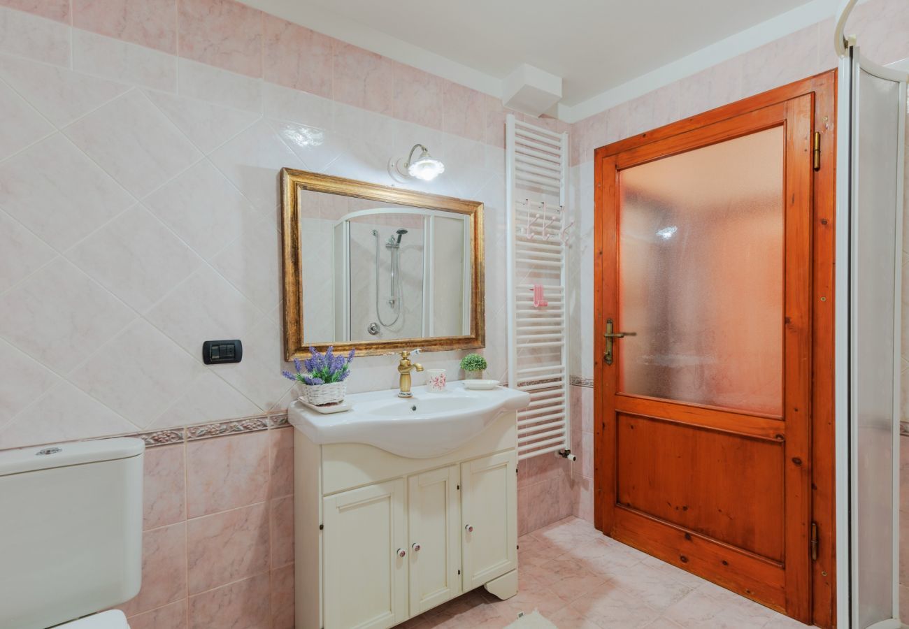 Apartment in Lucca - Casa La Guardia, a 3 bedrooms Panoramic Apartment