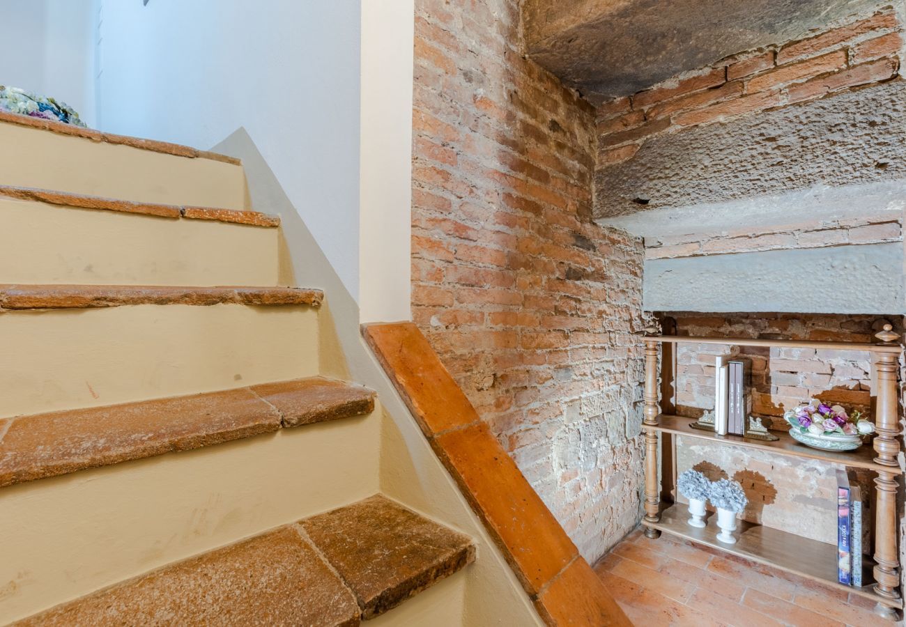 Apartment in Lucca - Casa La Guardia, a 3 bedrooms Panoramic Apartment