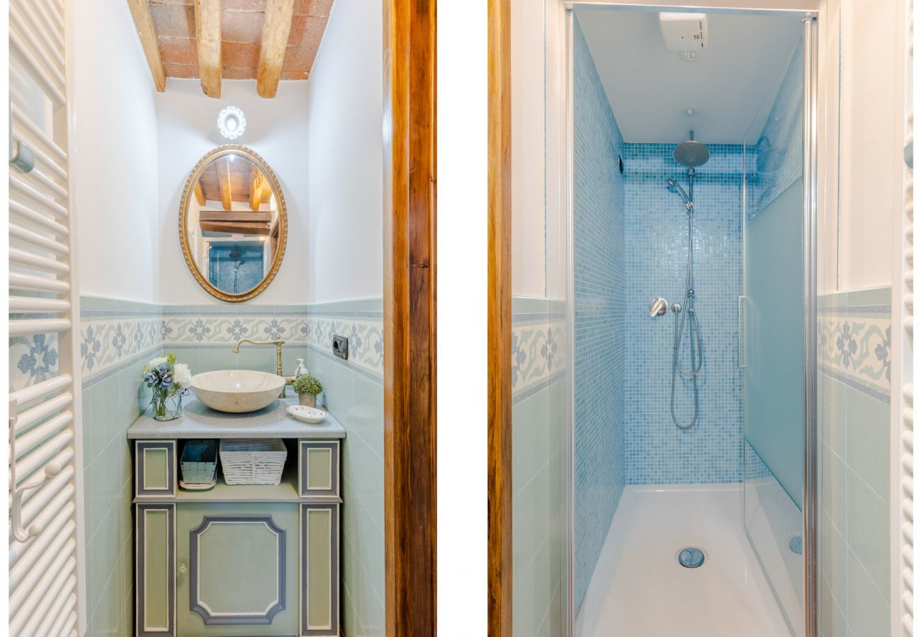 Apartment in Lucca - Casa La Guardia, a 3 bedrooms Panoramic Apartment