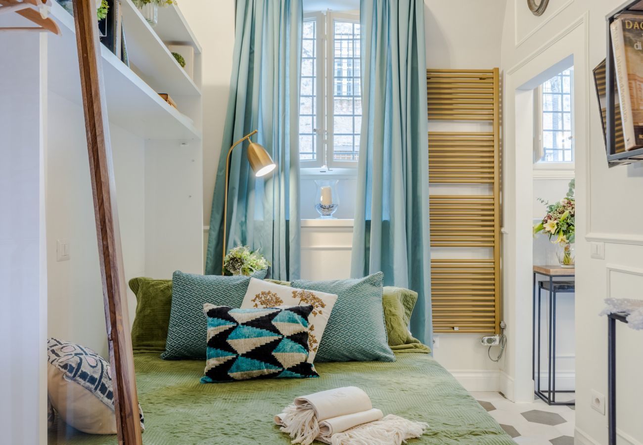 Apartment in Lucca - Busdraghi Studio,Stylish at Via Fillungo