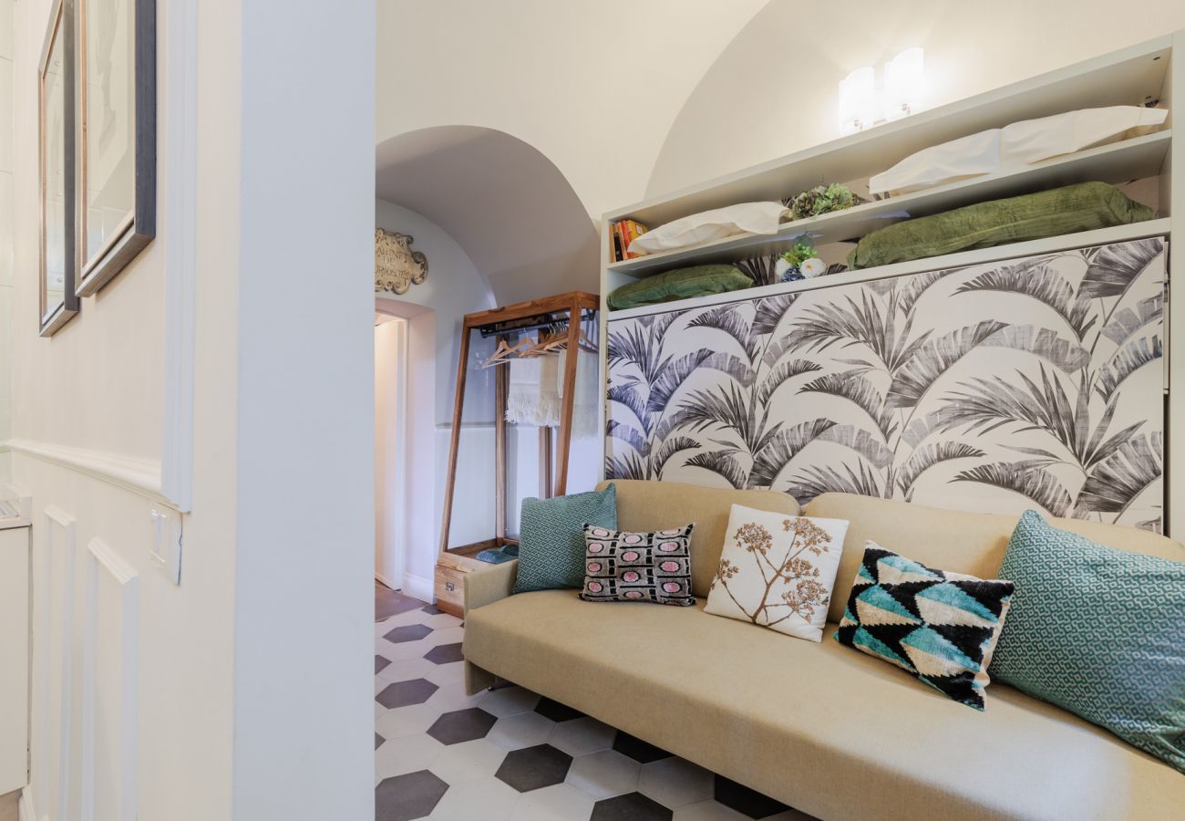 Apartment in Lucca - Busdraghi Studio,Stylish at Via Fillungo
