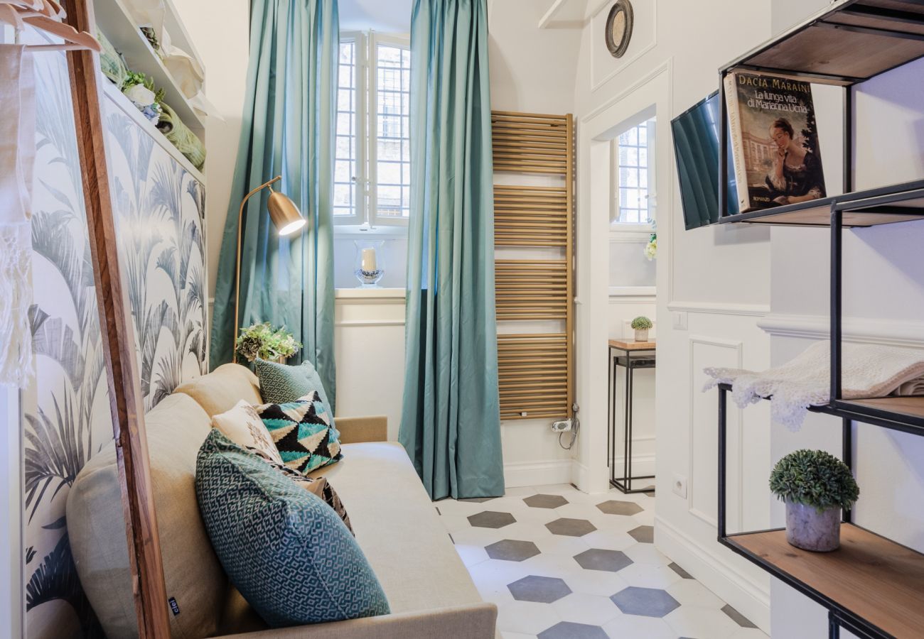 Apartment in Lucca - Busdraghi Studio,Stylish at Via Fillungo