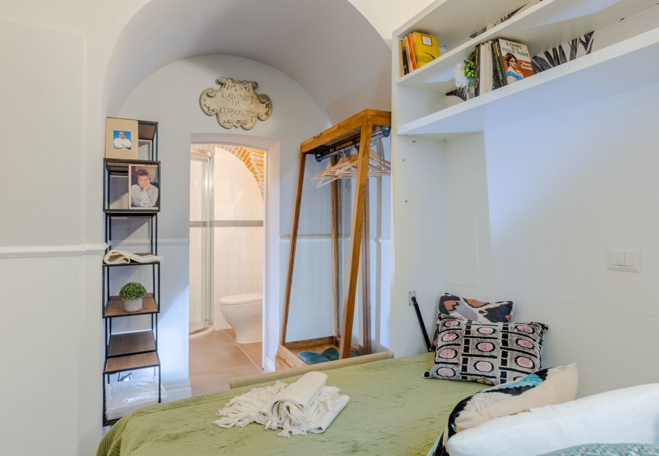 Apartment in Lucca - Busdraghi Studio,Stylish at Via Fillungo