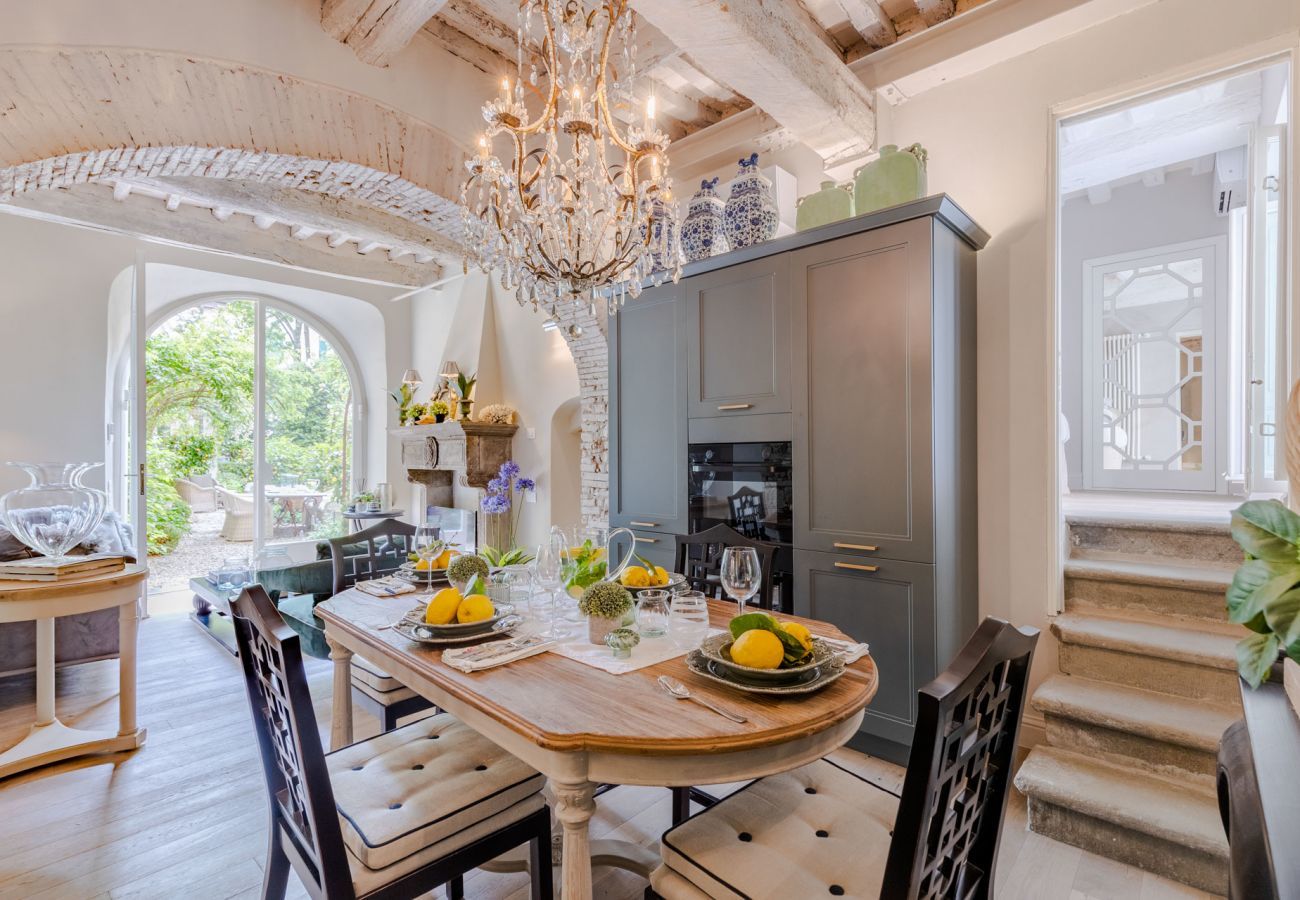 Apartment in Lucca - Casa Vanny, an Apartment with Private Garden