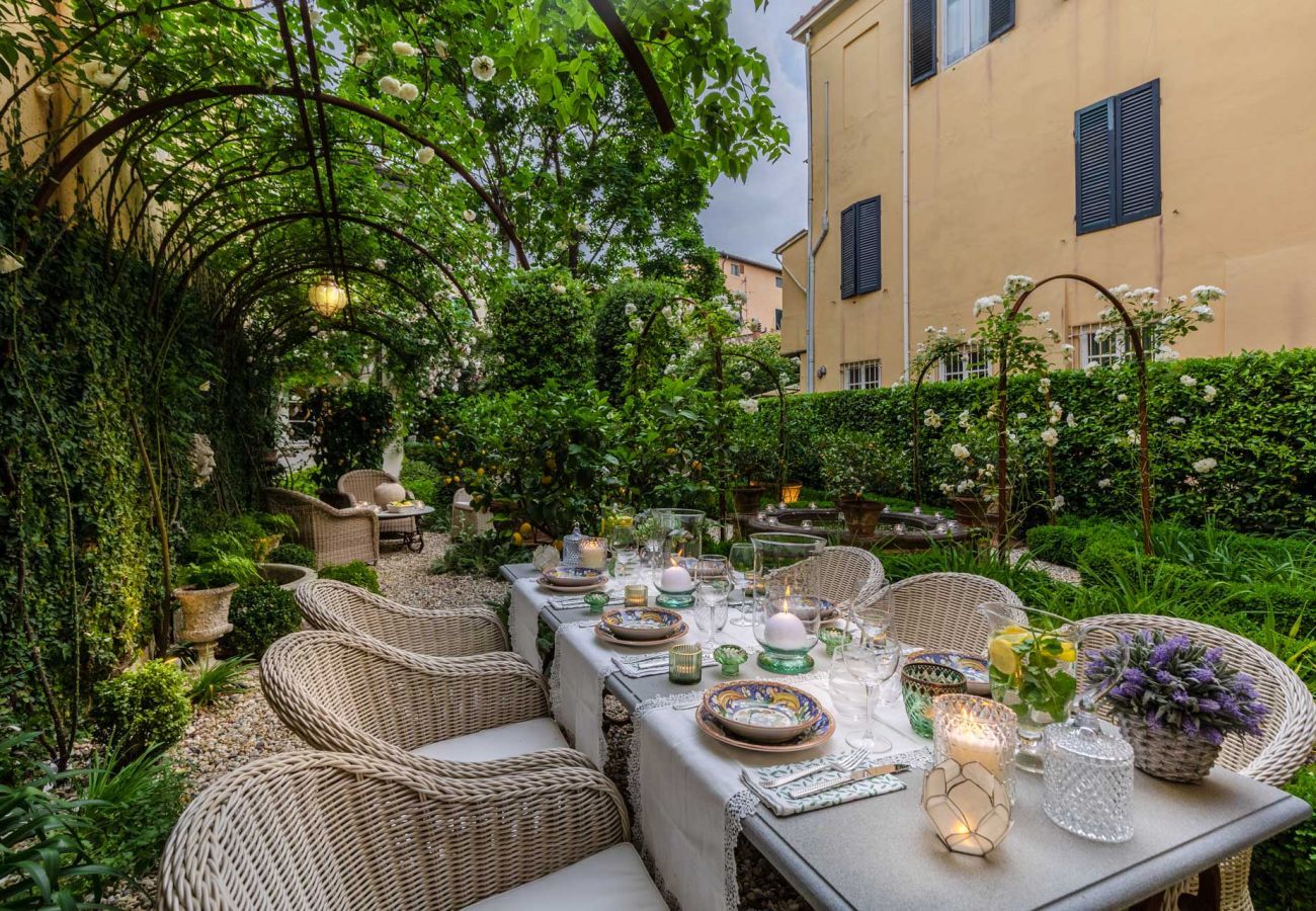 Apartment in Lucca - Casa Vanny, an Apartment with Private Garden