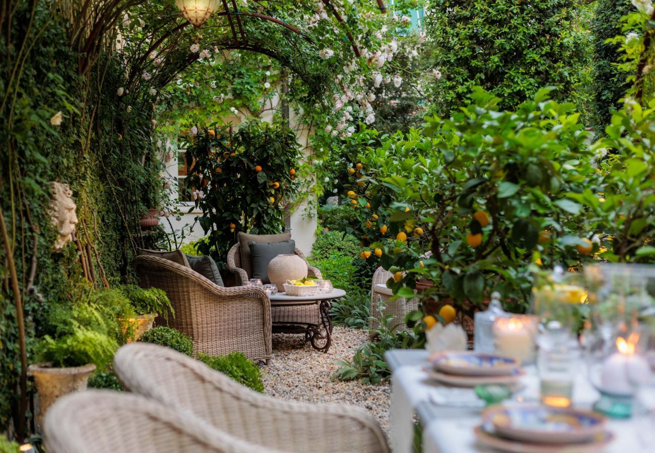 Apartment in Lucca - Casa Vanny, an Apartment with Private Garden