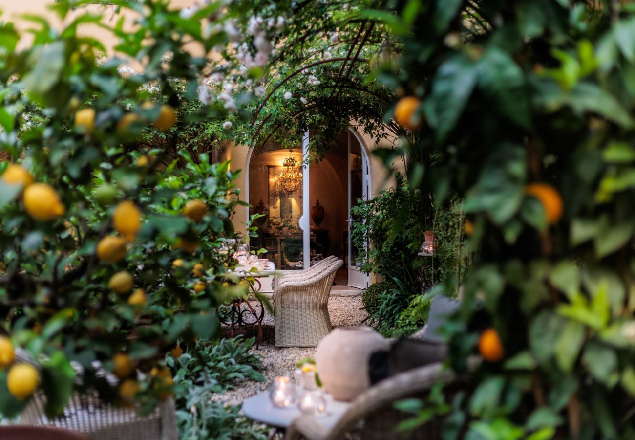 Apartment in Lucca - Casa Vanny, an Apartment with Private Garden
