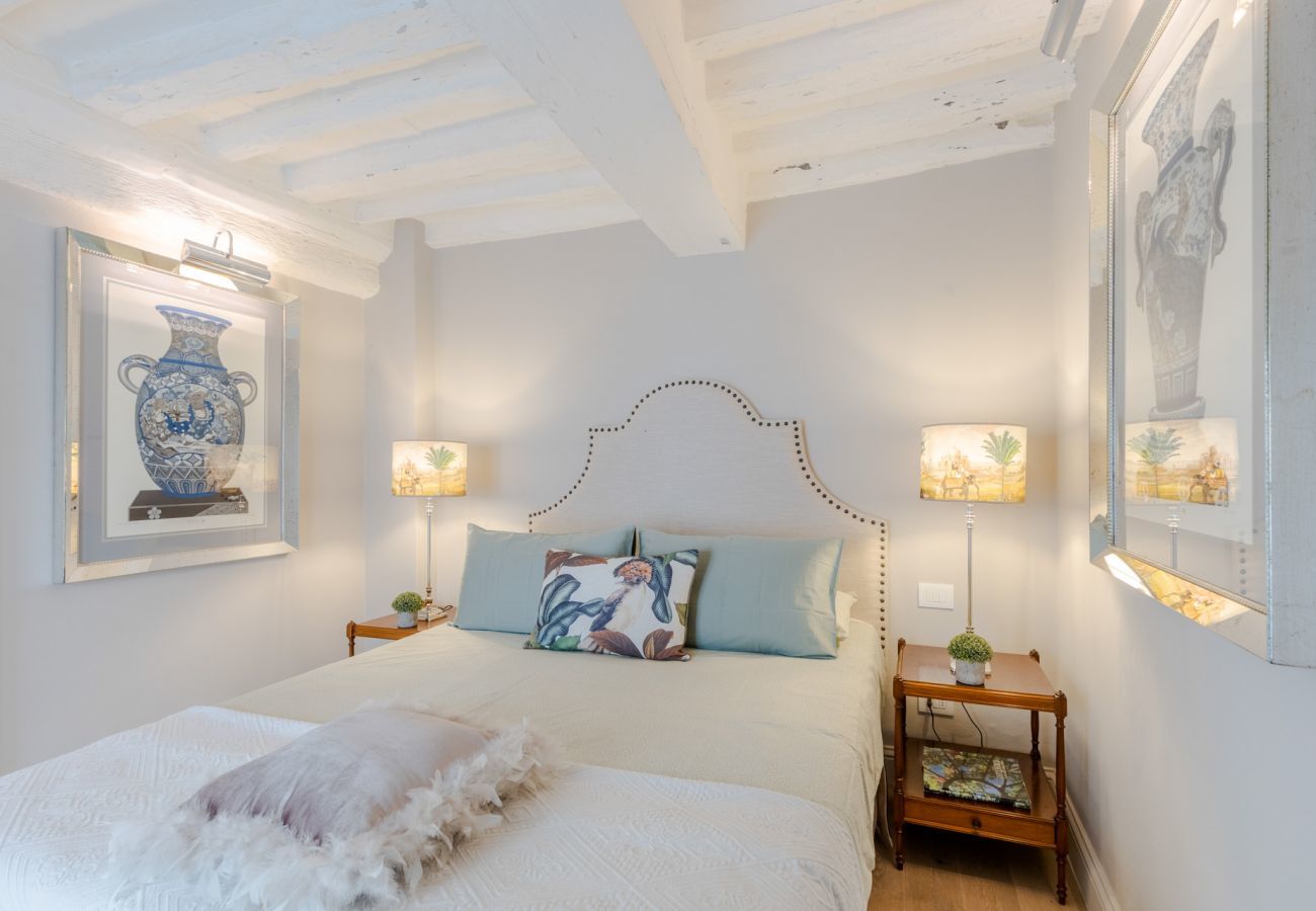 Apartment in Lucca - Casa Vanny, an Apartment with Private Garden
