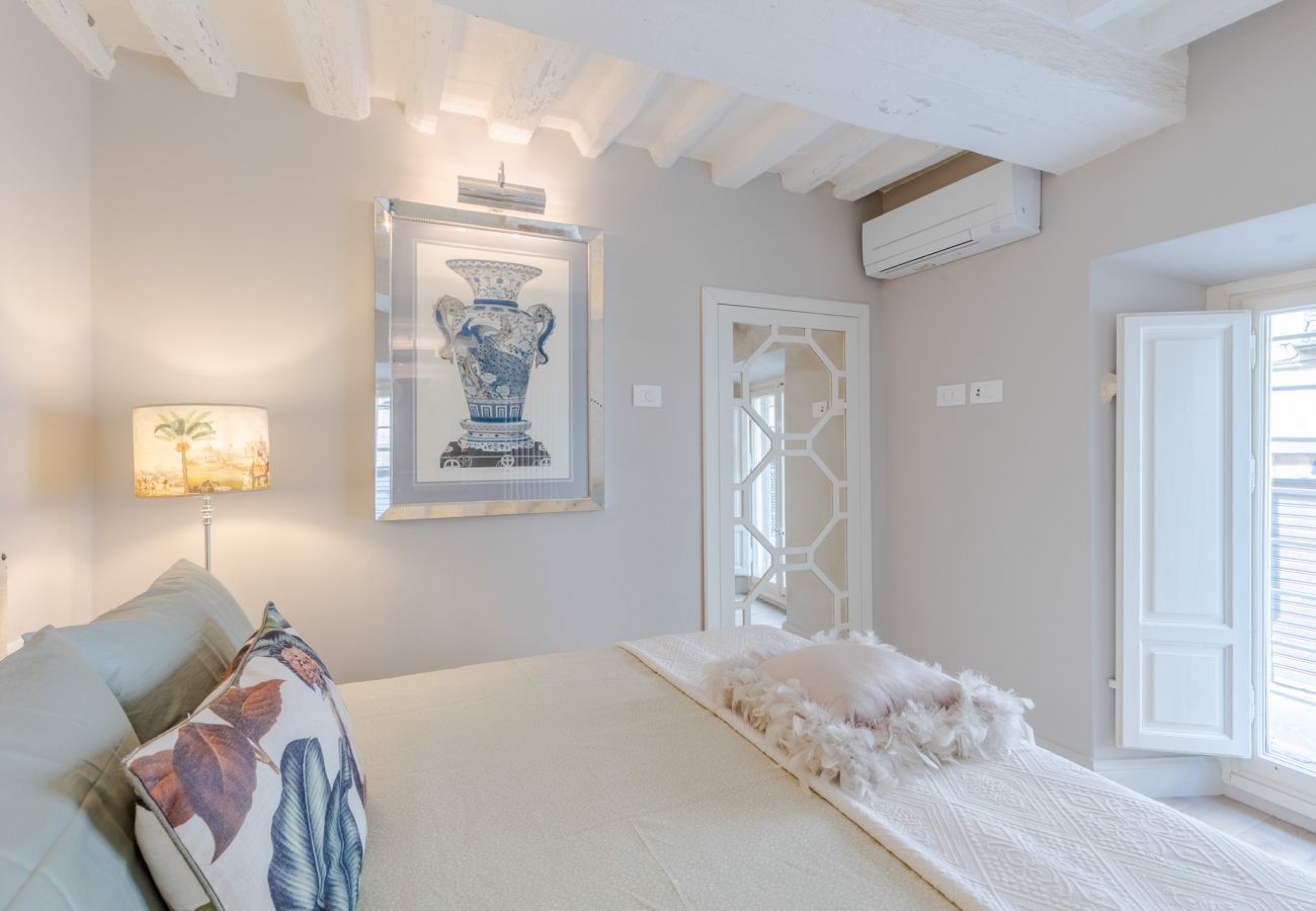 Apartment in Lucca - Casa Vanny, an Apartment with Private Garden