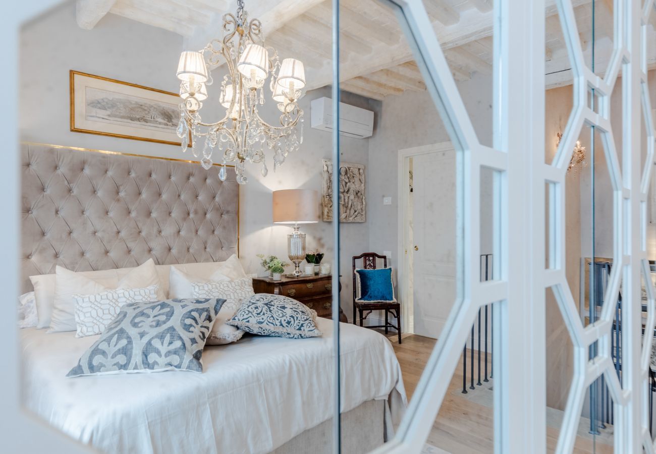 Apartment in Lucca - Casa Vanny, an Apartment with Private Garden