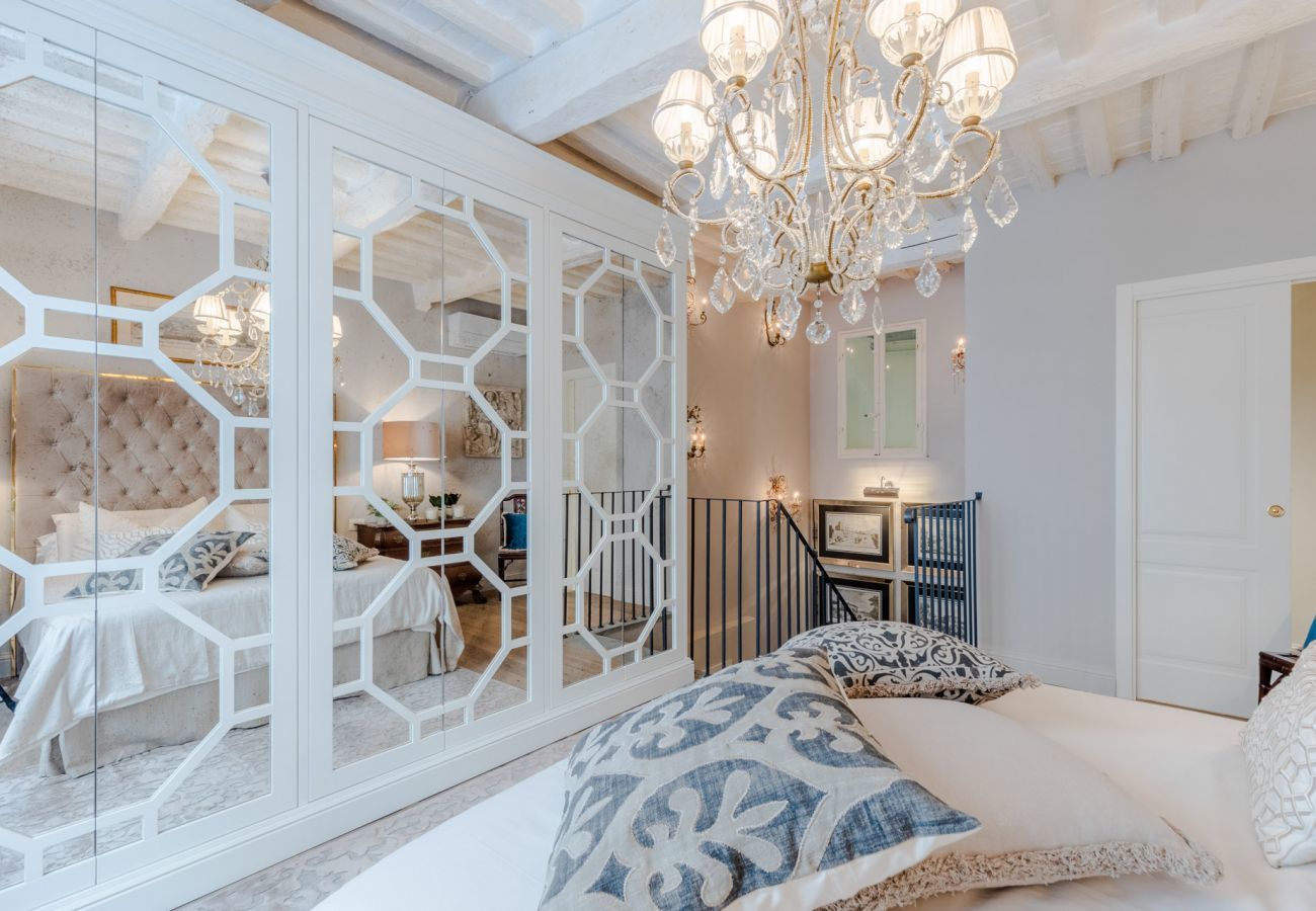 Apartment in Lucca - Casa Vanny, an Apartment with Private Garden