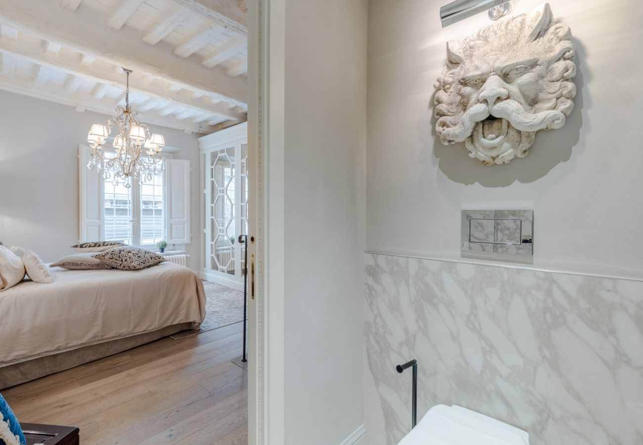 Apartment in Lucca - Casa Vanny, an Apartment with Private Garden