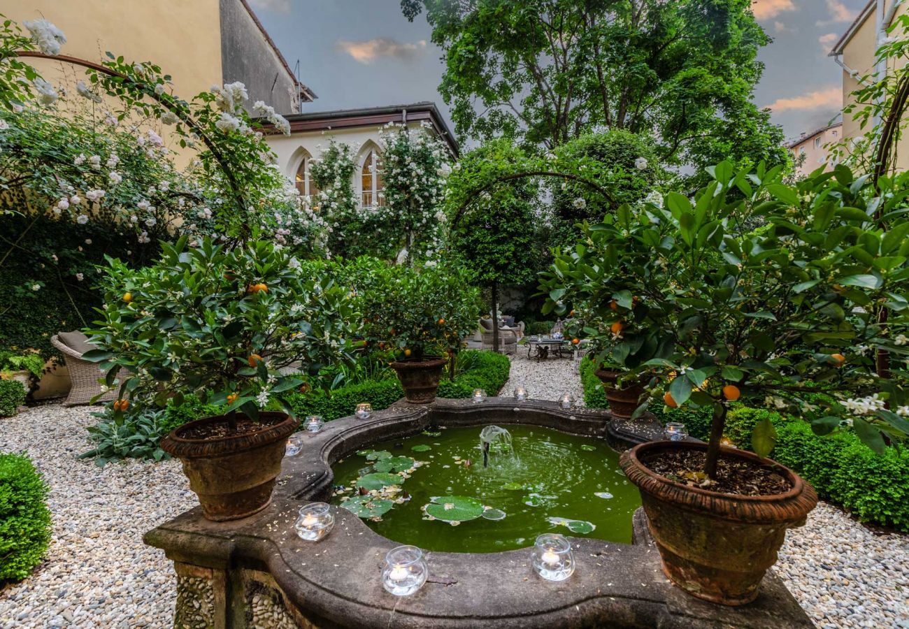 Apartment in Lucca - Casa Vanny, an Apartment with Private Garden