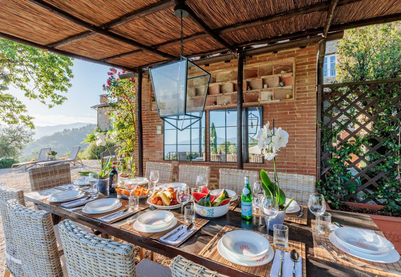 Villa in Lucca - Tuscan Fizz, a traditional Stone Farmhouse with Private Pool and Amazing View among the Vineyards in Lucca