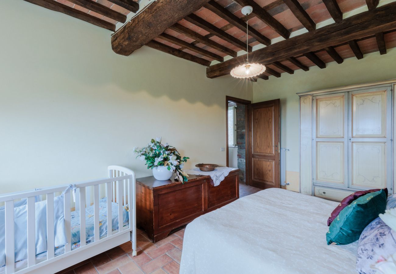 Villa in Lucca - Tuscan Fizz, a traditional Stone Farmhouse with Private Pool and Amazing View among the Vineyards in Lucca