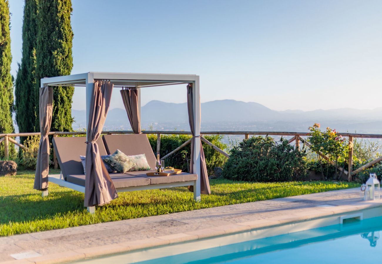 Villa in Lucca - Tuscan Fizz, a traditional Stone Farmhouse with Private Pool and Amazing View among the Vineyards in Lucca