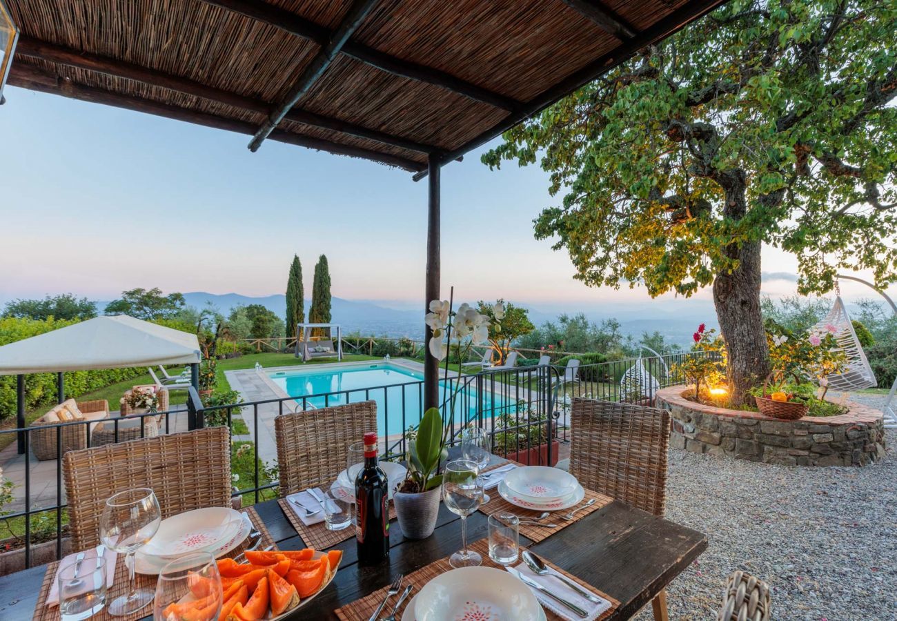 Villa in Lucca - Tuscan Fizz, a traditional Stone Farmhouse with Private Pool and Amazing View among the Vineyards in Lucca