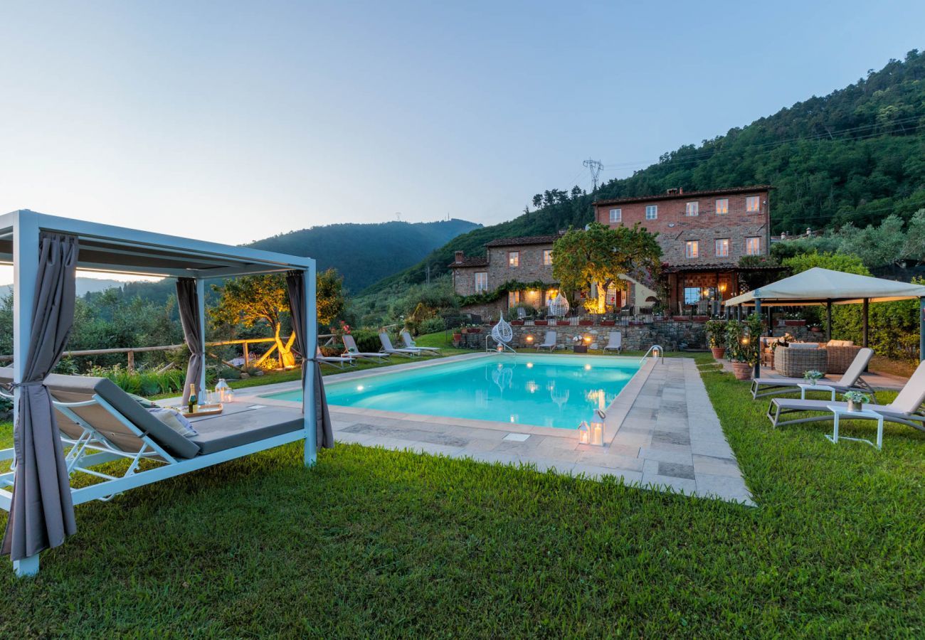 Villa in Lucca - Tuscan Fizz, a traditional Stone Farmhouse with Private Pool and Amazing View among the Vineyards in Lucca